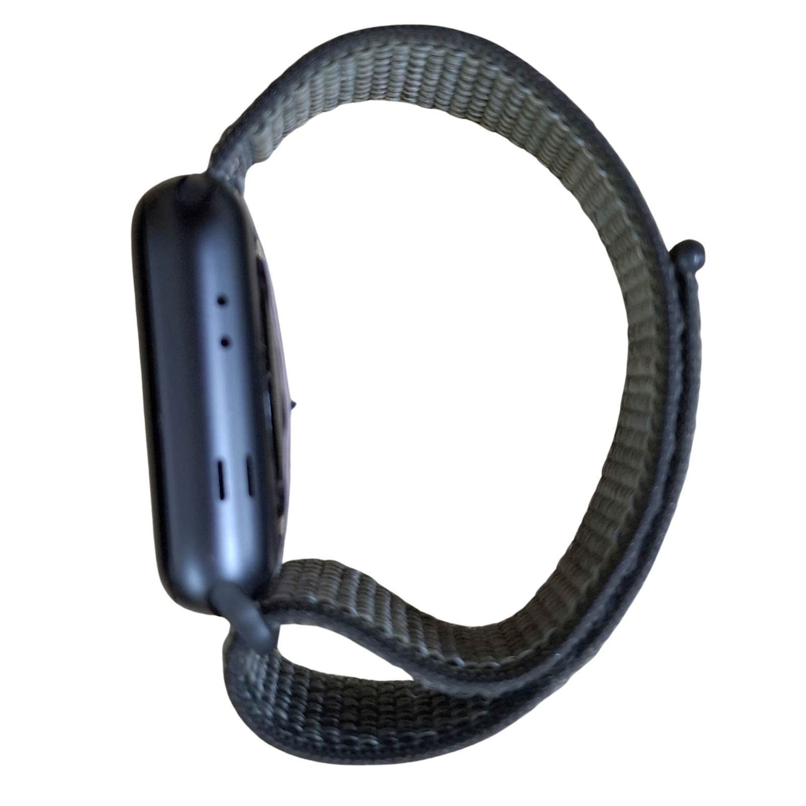 Used Apple Watch Series 2 Aluminum 42mm (2nd gen) (A1758) Space Gray — photo 3