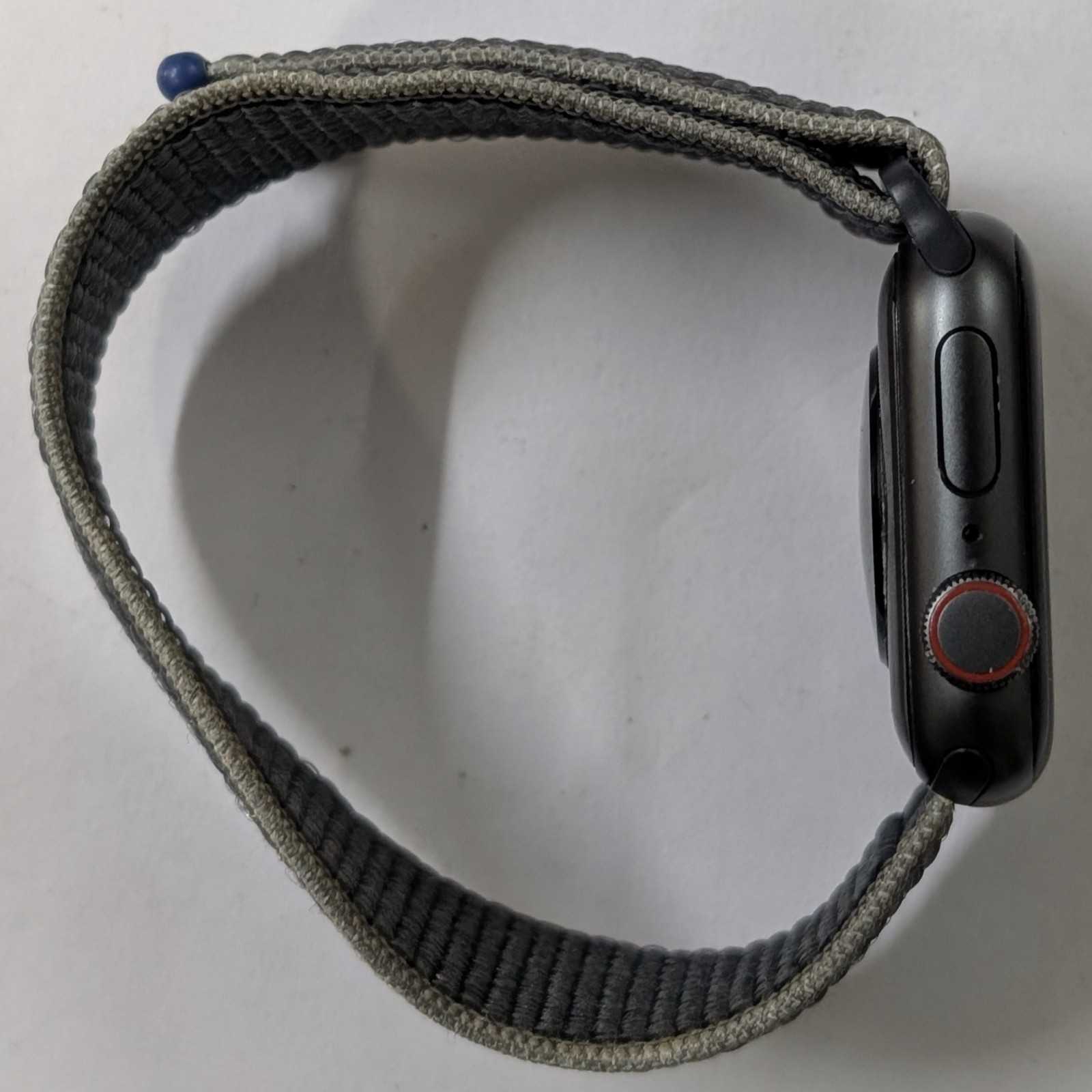 Apple Watch SE (A2355) Alum 40mm GPS + Cellular Gray (Good Condition) — photo 4