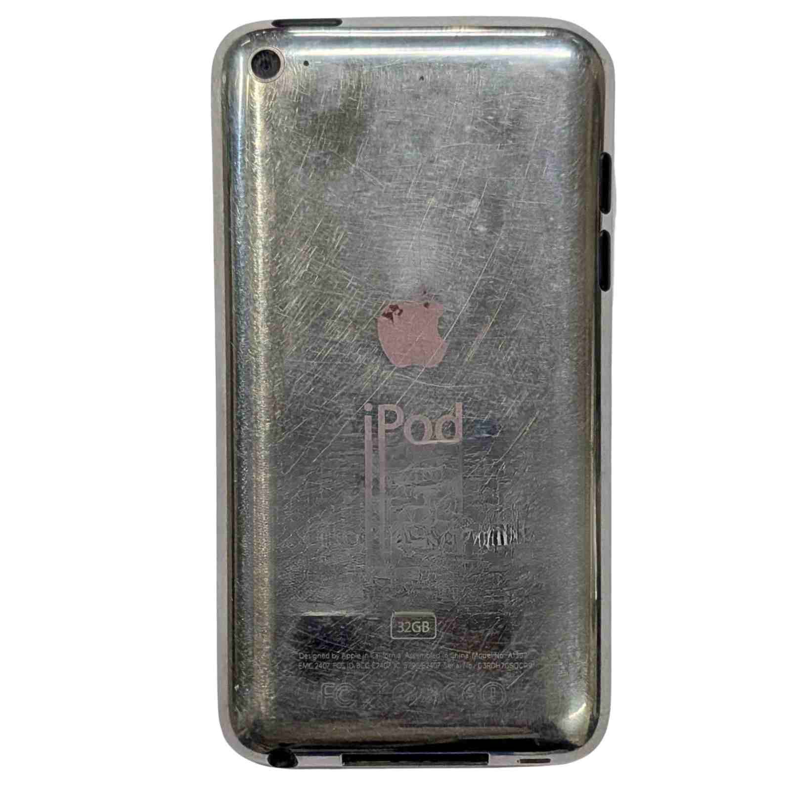 Used Apple iPod Touch 4th Gen 32GB Silver — photo 2